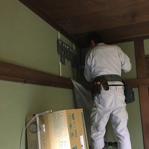 縦桟と廻り縁
