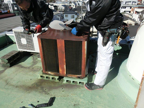 エアコン用の穴位置