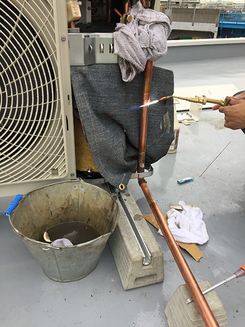 配管溶接作業の様子