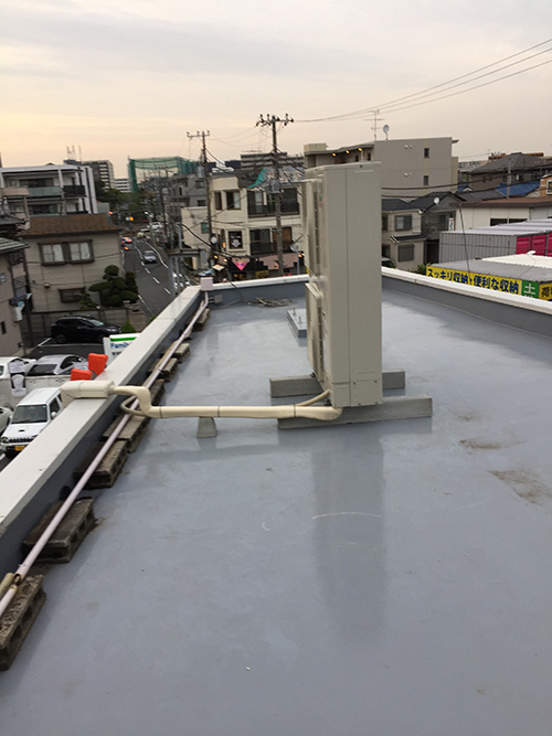 横から見た室外機