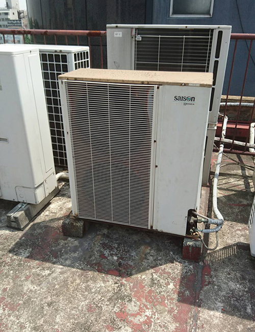 既設のエアコン室外機