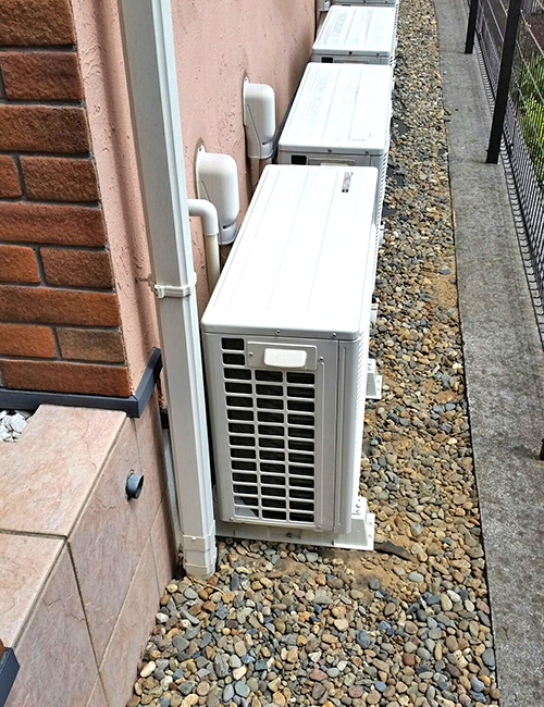 室内からの配管出口