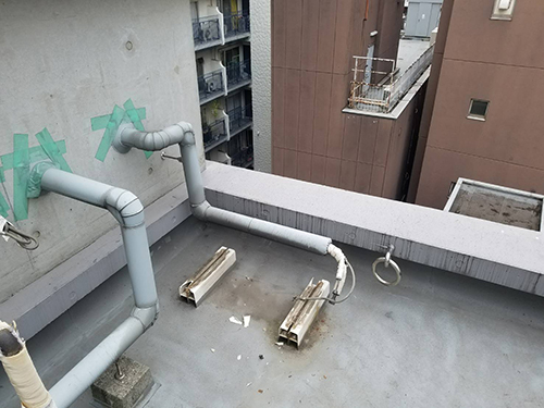 室外機撤去後の屋上の様子