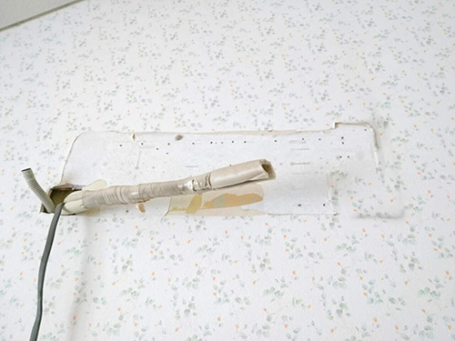 壁掛形室内機撤去後