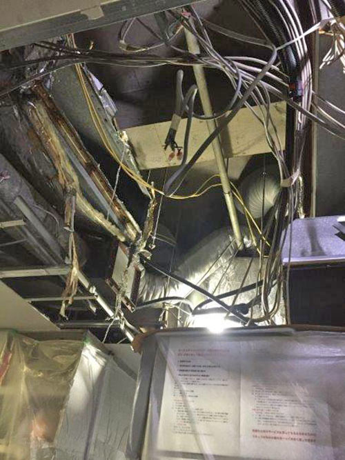 天井吊形施工中