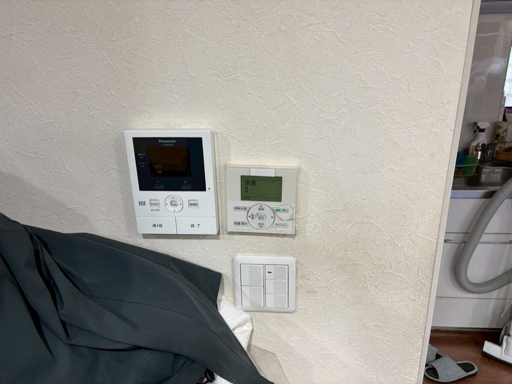 交換後の業務用エアコン液晶リモコン