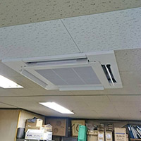 東京都大田区の事務所にて天井吊形4方向エアコンの入替え【業務用エアコン】