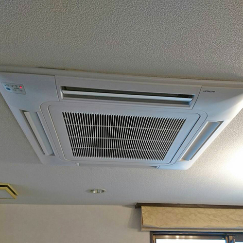 東京都目黒区の住居にて日立製天カセ４方向形エアコンの入替え工事【業務用エアコン】