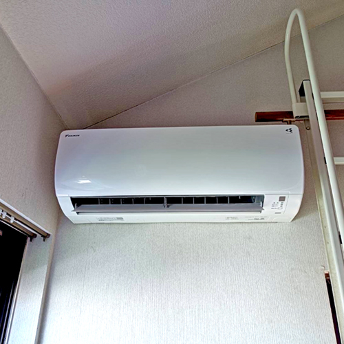 東京都大田区の一戸建てにて壁掛形マルチエアコンと壁掛形ルームの入替え工事【ハウジングエアコンおよびルームエアコン】