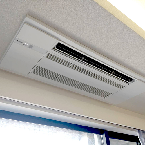 東京都千代田区のマンションにて三菱電機製天井カセット形シングルフローエアコンの入替え工事【ハウジングエアコン】