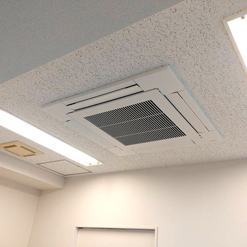 東京都千代田区の事務所ビルにて東芝製天井カセット形4方向タイプの入替え工事【業務用エアコン】