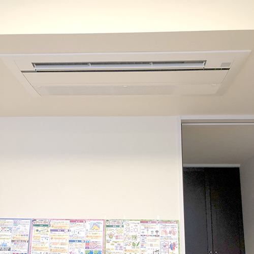 東京都杉並区のマンションにてダイキン製天井カセット形シングルフロータイプの入替え工事【ハウジングエアコン】