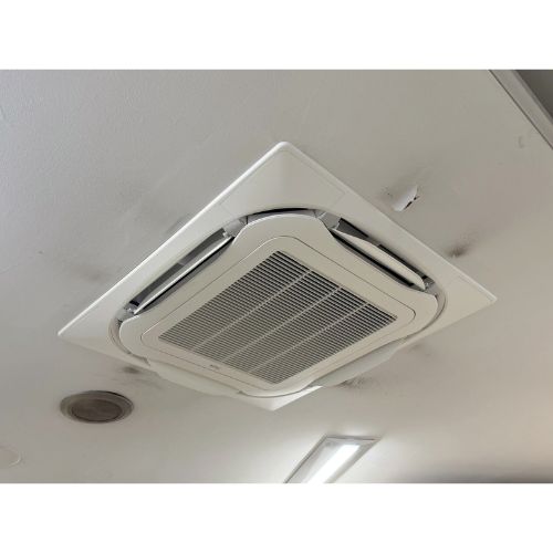 東京都豊島区の八百屋にてダイキン製天井カセット形エアコン2台の入替え工事【業務用エアコン】